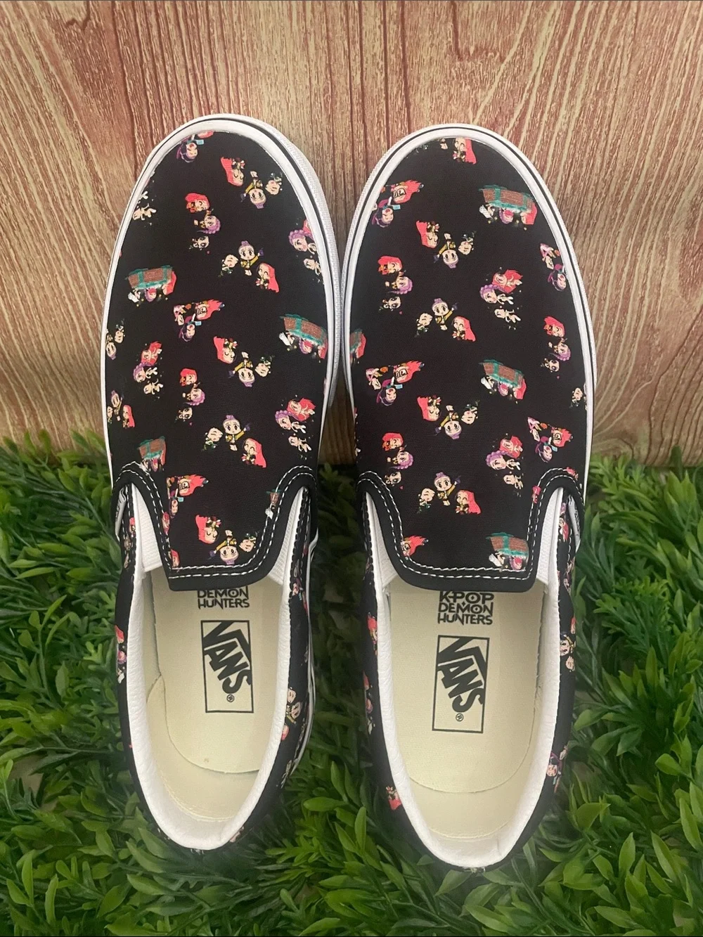 Vans Classic Slip-On KPop Demon Hunters Black Multi-Color US 9M 10.5W